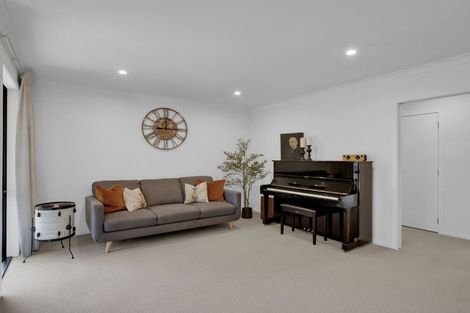 Photo of property in 21 Ruru Street, Cambridge, 3434