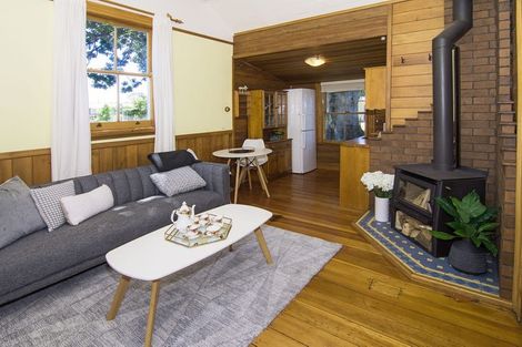 Photo of property in 16 Hilton Road, Carterton, 5713