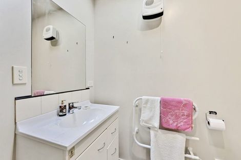 Photo of property in 2a Ferndown Lane, Bromley, Christchurch, 8062