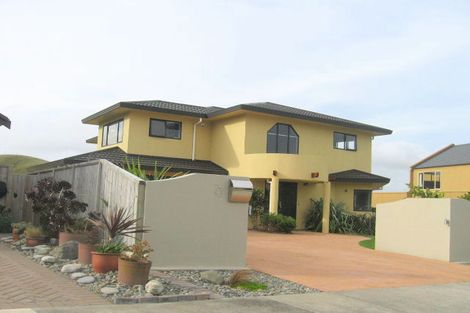 Photo of property in 25 Pendennis Point, Camborne, Porirua, 5026