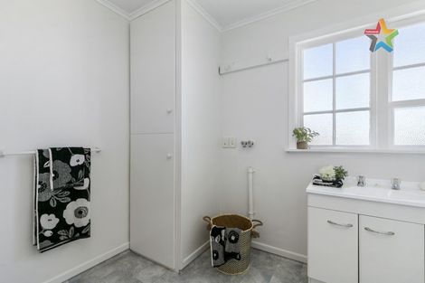 Photo of property in 1/95 Whites Line East, Waiwhetu, Lower Hutt, 5010