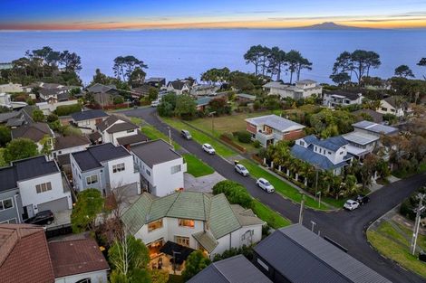 Photo of property in 1/10 Ringwood Street, Torbay, Auckland, 0630