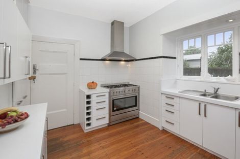 Photo of property in 12 Glandovey Road, Fendalton, Christchurch, 8052