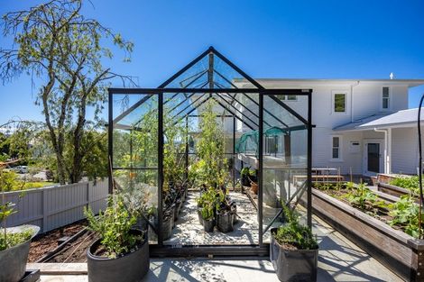 Photo of property in 48 Brougham Street, Nelson South, Nelson, 7010