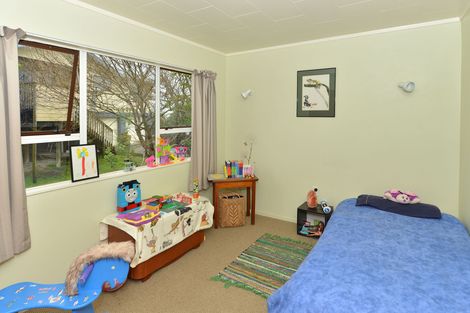 Photo of property in 1 Curlew Place, One Tree Point, 0118