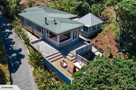 Photo of property in 35 Beach Valley Road, Piha, New Lynn, 0772