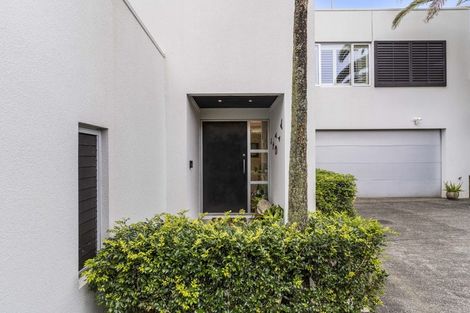 Photo of property in 11a Wernham Place, Northcote, Auckland, 0626