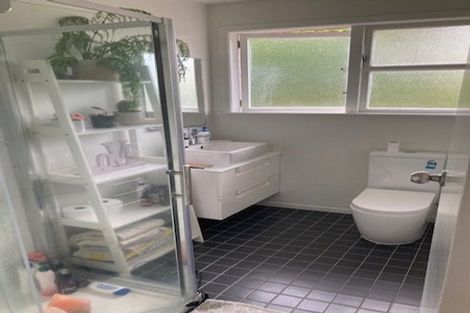 Photo of property in 2/3a Huapai Street, Onehunga, Auckland, 1061