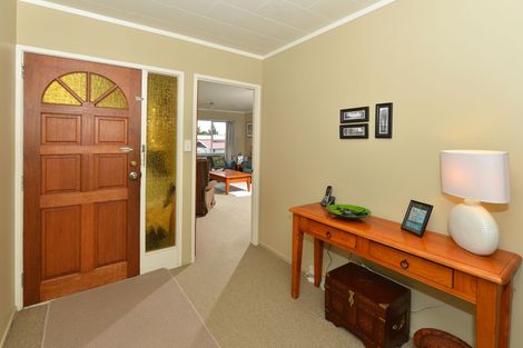 Photo of property in 1 Curlew Place, One Tree Point, 0118