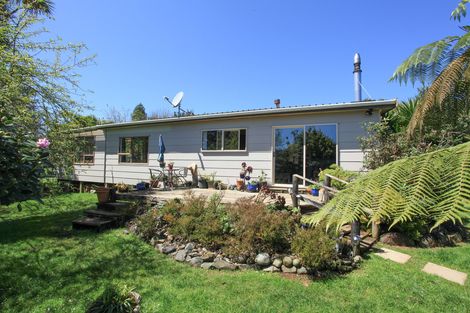 Photo of property in 1343 Te Hutewai Road, Raglan, 3296