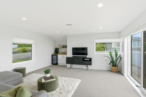 Photo of property in 5b Madeley Road, Mount Pleasant, Christchurch, 8081