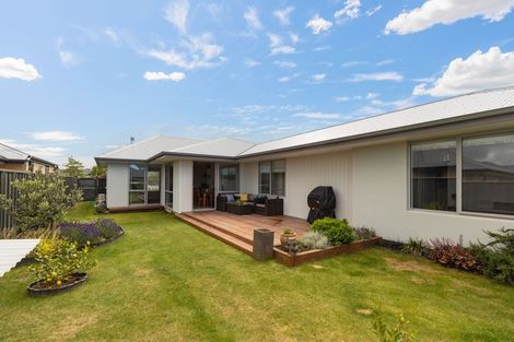 Photo of property in 32 Lansdowne Way, Rolleston, 7615