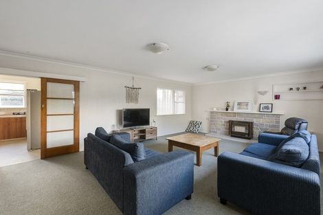 Photo of property in 81 Queenwood Road, Levin, 5510