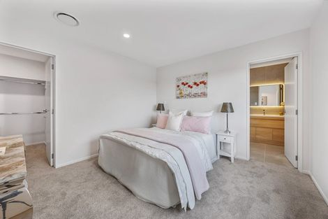 Photo of property in 48 Lewisham Street, Highland Park, Auckland, 2010