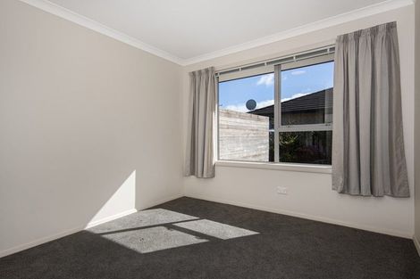 Photo of property in 82 Barbados Way, One Tree Point, 0118