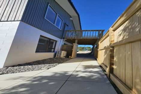 Photo of property in 1/25 Sartors Avenue, Northcross, Auckland, 0630