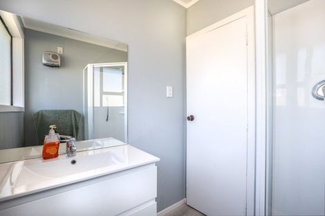 Photo of property in 1a Stephen Street, Tawa, Wellington, 5028