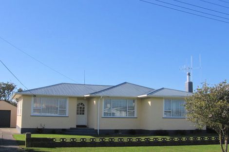 Photo of property in 11 Gladstone Street, Foxton, 4814