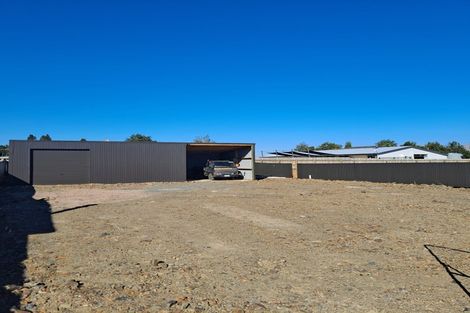 Photo of property in 2 Clifford Street, Clinton, 9534