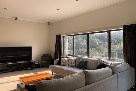 Photo of property in 11 Sylvan Way, Silverstream, Upper Hutt, 5019