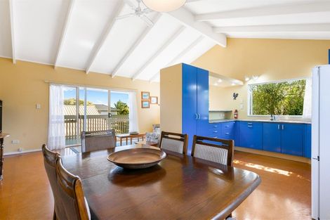 Photo of property in 129a View Road, Sunnyvale, Auckland, 0612