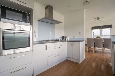 Photo of property in 43 Fyvie Avenue, Tawa, Wellington, 5028