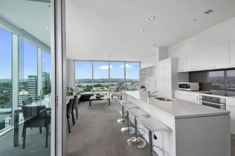 Photo of property in Sentinel Apartments, 1304/3 Northcroft Street, Takapuna, Auckland, 0622