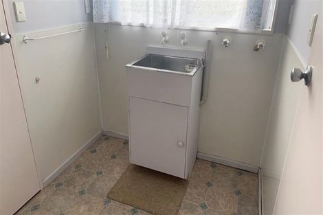 Photo of property in 2 Winslow Place, Levin, 5510