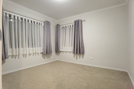 Photo of property in 125 Riverpark Crescent, Henderson, Auckland, 0610