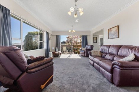 Photo of property in 16 Bronte Place, Whalers Gate, New Plymouth, 4310