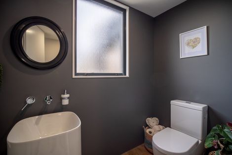 Photo of property in 1a Mission Street, Moturoa, New Plymouth, 4310