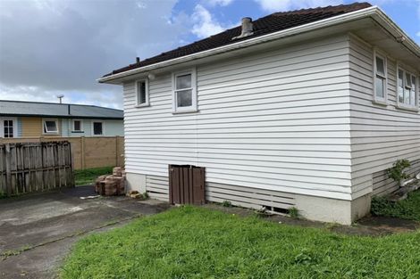 Photo of property in 1/121 Matipo Road, Te Atatu Peninsula, Auckland, 0610