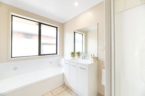 Photo of property in 23 Beachmere Place, Papamoa Beach, Papamoa, 3118