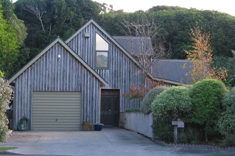 Photo of property in 22 Leybourne Avenue, Waikanae, 5036