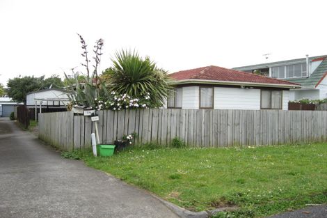 Photo of property in 2/6a Waterview Road, Favona, Auckland, 2024