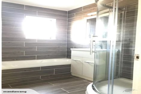 Photo of property in 113 Golfland Drive, Golflands, Auckland, 2013