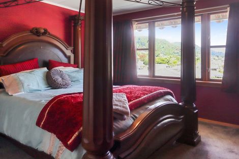 Photo of property in 116 Waikawa Road, Picton, 7220