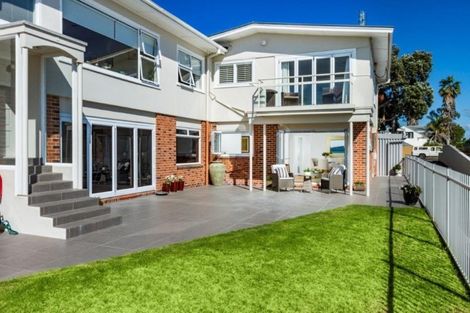 Photo of property in 1/241 Hurstmere Road, Takapuna, Auckland, 0622