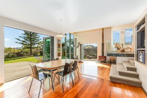 Photo of property in 21 Paekakariki Hill Road, Pauatahanui, Porirua, 5381