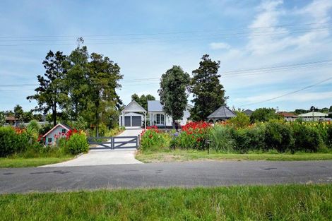 Photo of property in 104 Ferry Road, Clive, 4102
