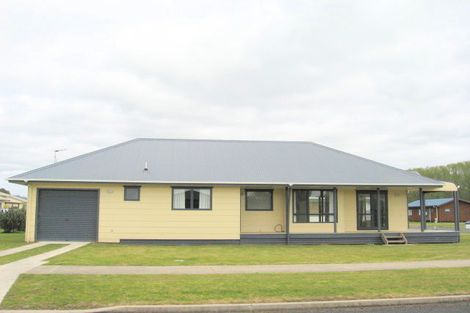 Photo of property in 16 Pipi Dune, Whitianga, 3510