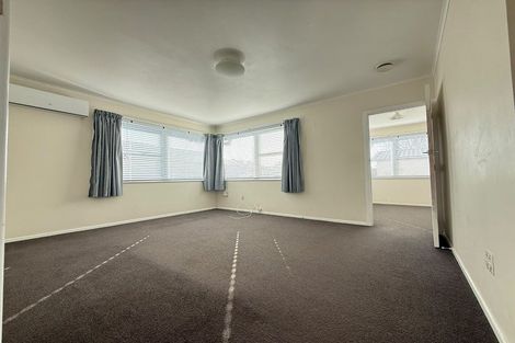 Photo of property in 6 Knox Road, Swanson, Auckland, 0612