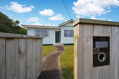 Photo of property in 28 Disraeli Street, Hawera, 4610