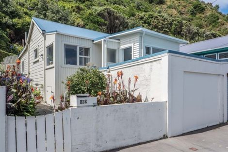 Photo of property in 190 The Esplanade, Island Bay, Wellington, 6023