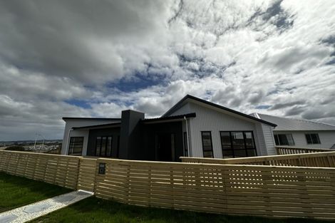 Photo of property in 1 Sunnyheights Road, Orewa, 0931