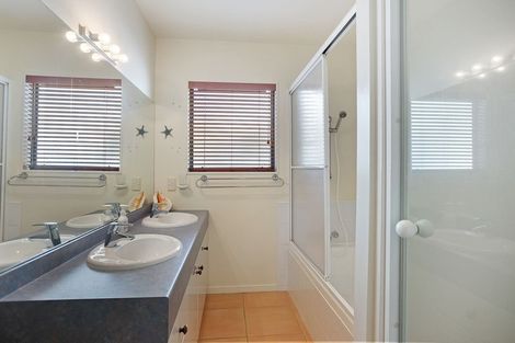 Photo of property in 134 Motu Grande, Pauanui, Hikuai, 3579