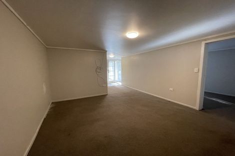 Photo of property in 4 Kervil Avenue, Te Atatu Peninsula, Auckland, 0610
