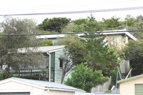 Photo of property in 6 Hawthorn Crescent, Stokes Valley, Lower Hutt, 5019