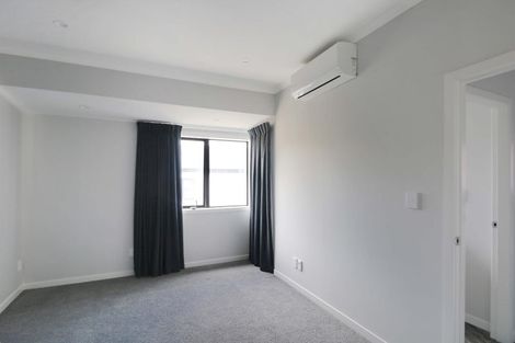 Photo of property in 46 Domett Street, Newlands, Wellington, 6037