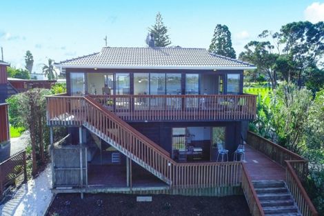 Photo of property in 7 Ferry Parade, Herald Island, Auckland, 0618
